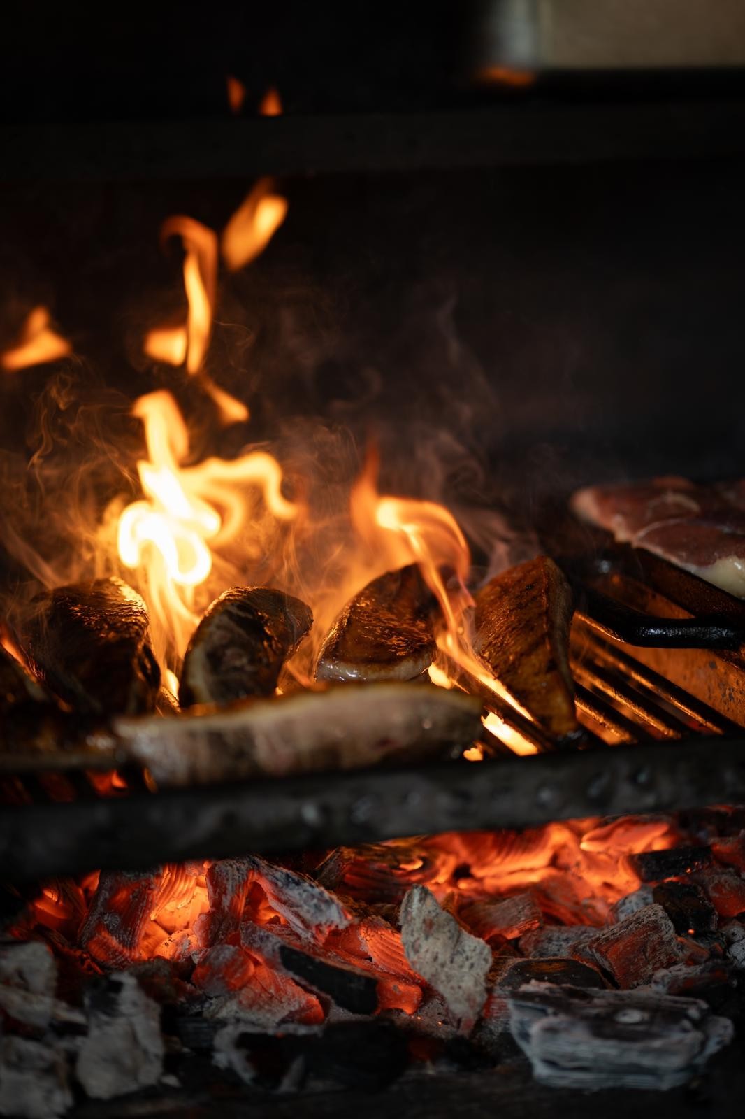 Magret grillé au feu